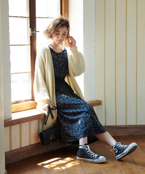 2020春】ロングカーディガンは絶対《白》！大人のきれいめコーデ24選 