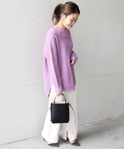 ラベンダーカラーニットの冬スタイル 程よい甘さの華やかカラーでフェミニンに Folk