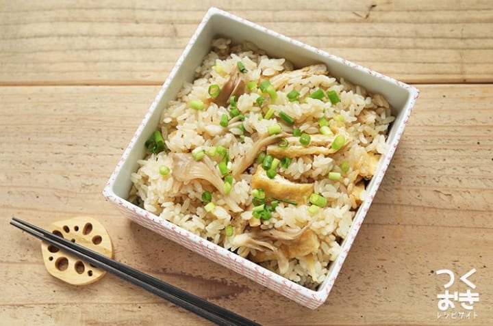 付け合わせのレシピに！きのこと生姜の炊き込みご飯