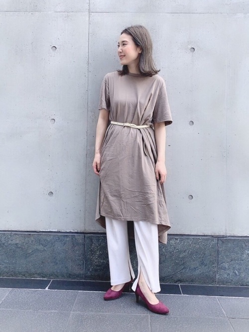 春 赤パンプスでコーデを格上げ マネしたい着こなしテクをご紹介 Folk