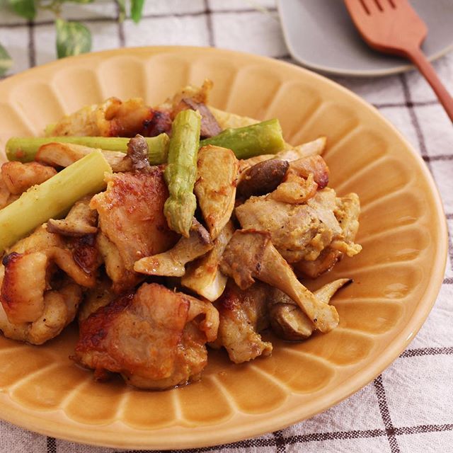 簡単！鶏肉とアスパラのコク旨カレーマヨ焼き