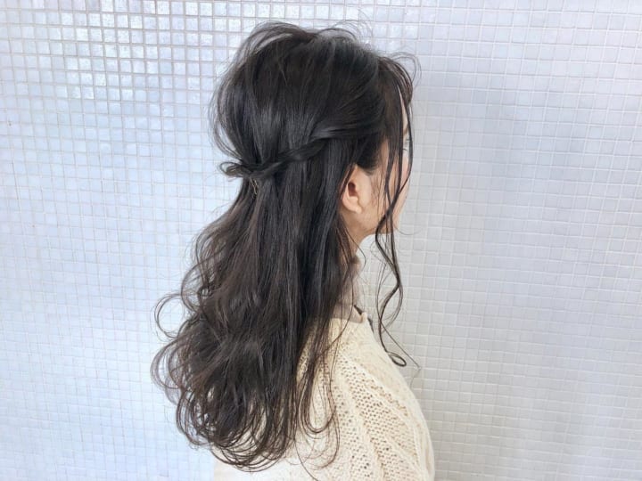 簡単にできる 40代女性に似合う ハーフアップ ヘアアレンジを長さ別にご紹介 Folk