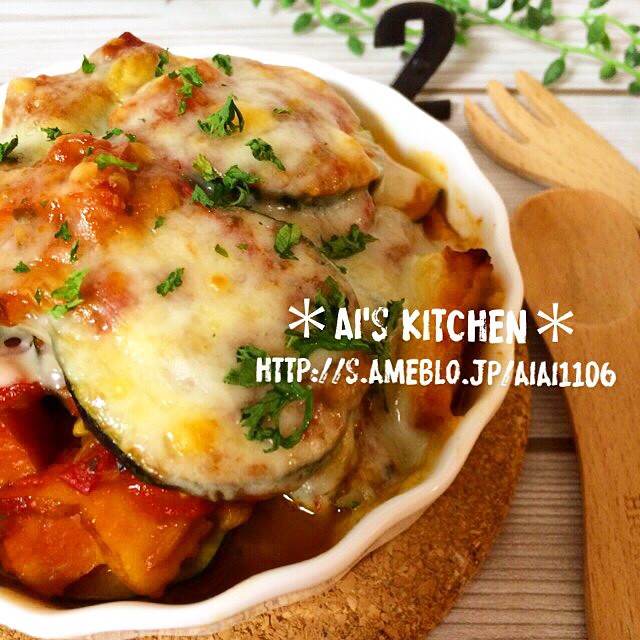 八宝菜の副菜に！ズッキーニのトマトチーズ焼き