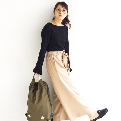 最新 カーキリュックコーデ特集 旅行 通勤でも大活躍する優秀アイテム Folk