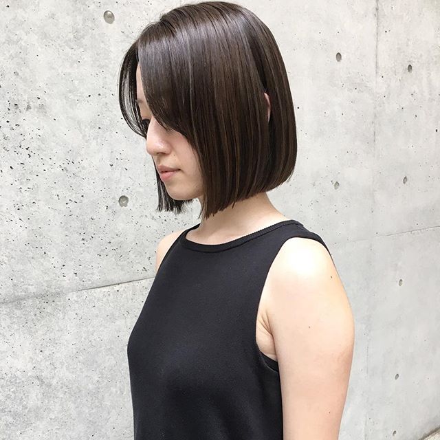 スタイリングしやすい 大人女性に人気の ロブ の髪型を一挙大公開 Folk