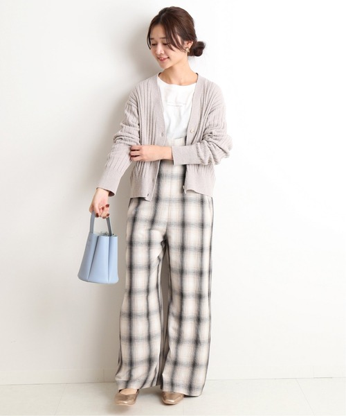 ショートカーディガン×チェック柄パンツ