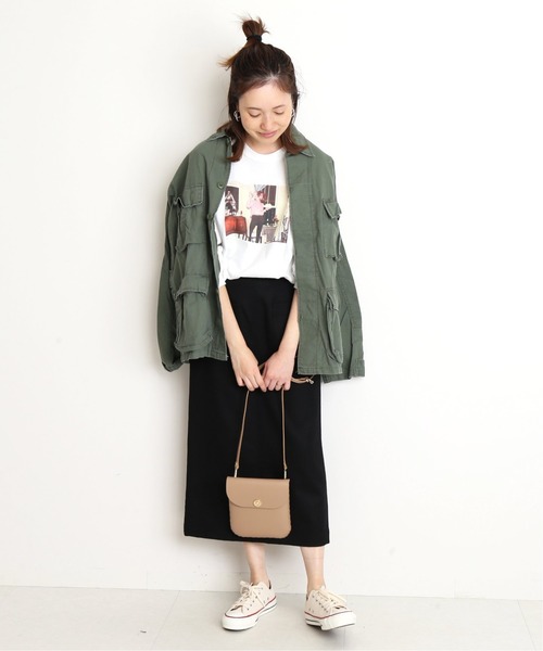 ミリタリーで大人カジュアルな服装
