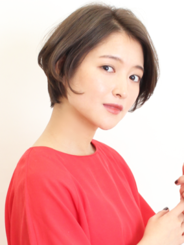 サラツヤの髪が魅力的なヘアスタイル