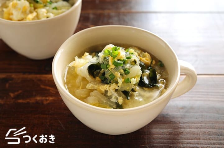 誕生日の料理に！子供も喜ぶ白菜の春雨卵スープ