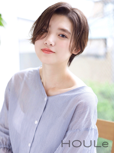 大人のリラックス感漂うヘアスタイル