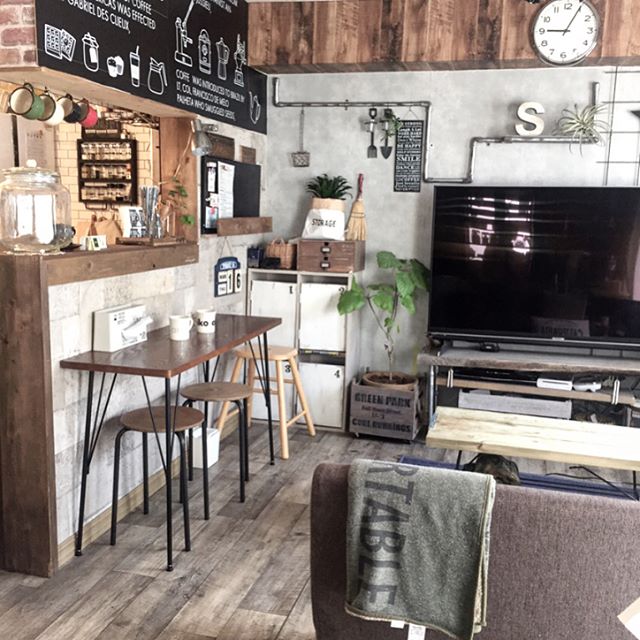 リビングのおしゃれなアクセントクロス特集 おすすめの色 柄の選び方をご紹介 Folk