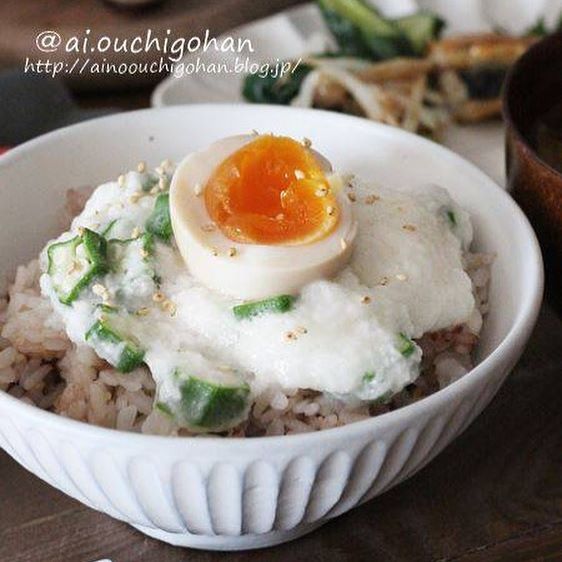 美味しいおつまみに！味玉のせ出汁とろろご飯