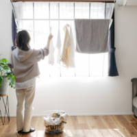 外に干せない日でも安心 室内干しが楽しくなる 物干し Folk