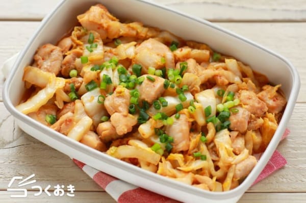 お酒に合うおつまみに！鶏肉と白菜のピリ辛炒め