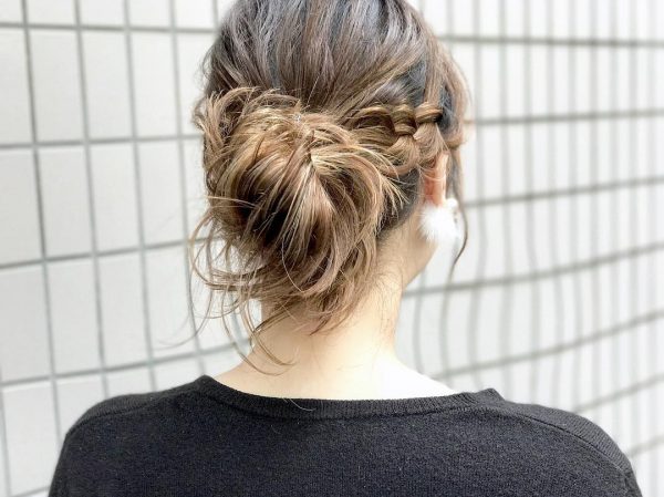 きれいめなミディアム簡単ヘアアレンジ