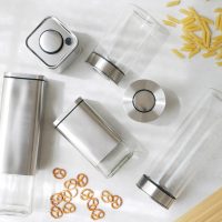 ワンタッチで簡単開閉！種類豊富でおしゃれな「保存容器」