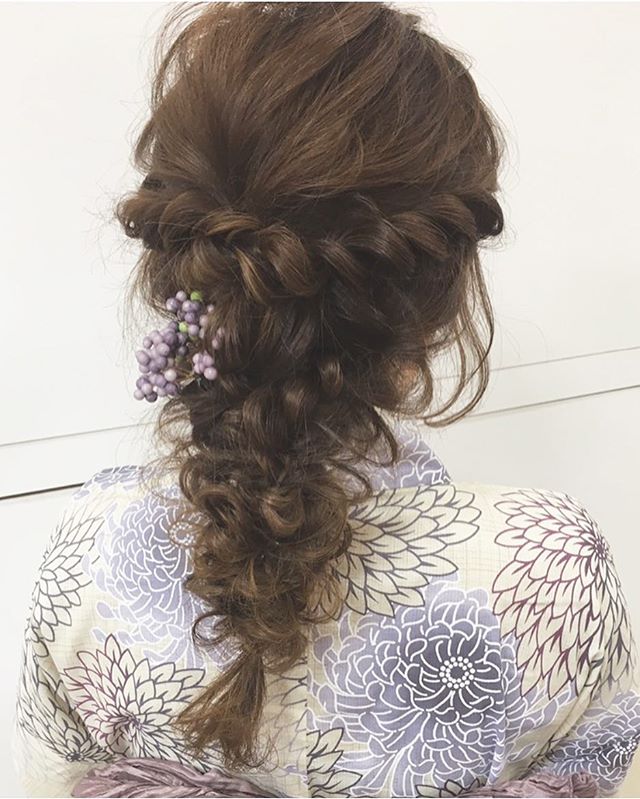 花火大会におすすめのロングの髪型21選 大人に似合う愛されヘアアレンジをご紹介 Folk