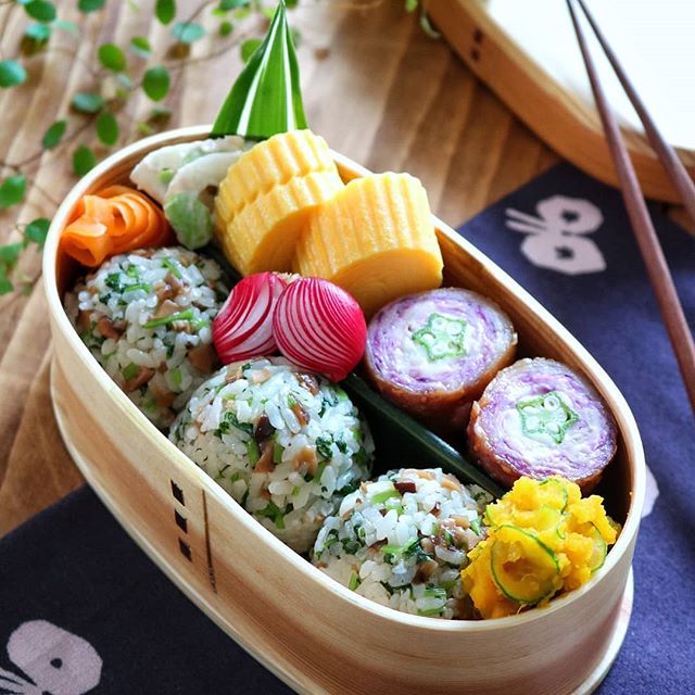 大量消費に！紫キャベツとオクラのチーズ肉巻き