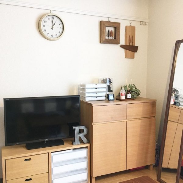 お部屋には自然素材の家具をレイアウト