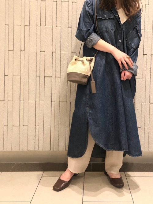 デニムオーバーシャツワンピース×ラフパンツ