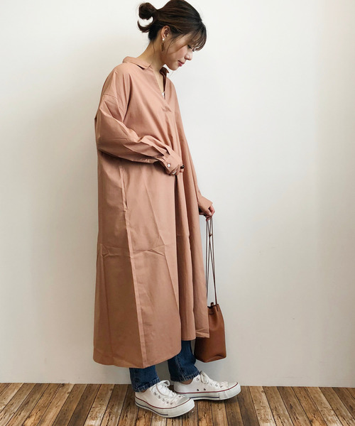 Aラインワンピース×デニムパンツ