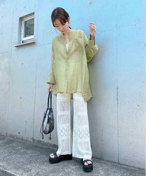 緑トップスコーデ 21最新 おしゃれ上級者さんの着こなしをマネしよう Folk