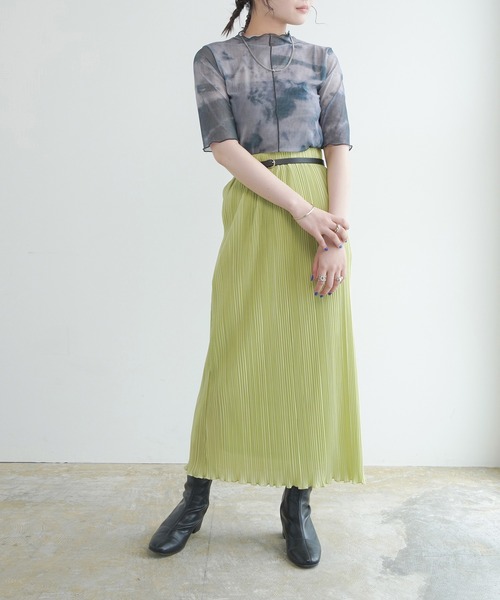 黄緑に合う色で作るコーデ特集 最新 おしゃれの幅がグッと広がる Folk