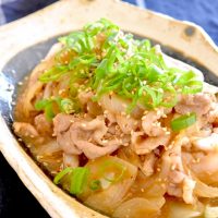 【連載】節約食材を上手にボリュームアップ！豚こま切れ肉と新玉ねぎのスタミナ炒め