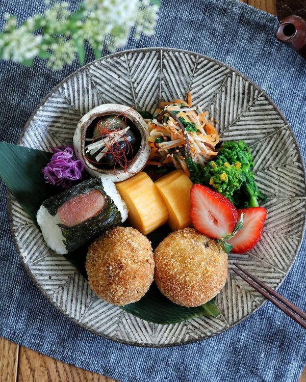 サクサク食感♡簡単レシピでつくるキャベツコロッケ