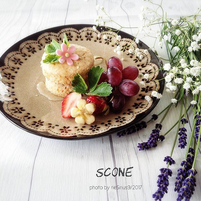 人気レシピ!プレーンスコーンはちみつがけ