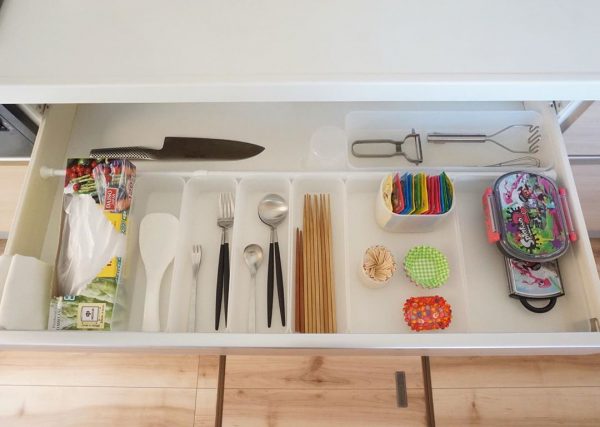 引き出し収納12