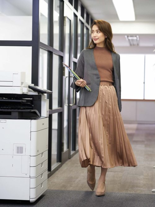 冬の忘年会コーデ 周りと差がつくおしゃれな着こなしをご紹介 Michill ミチル