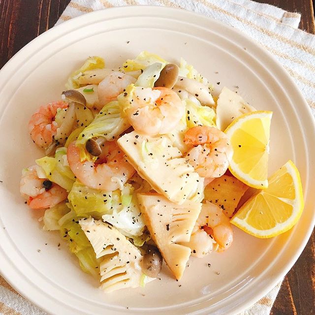 高タンパク質なメイン!キャベツとエビ炒め