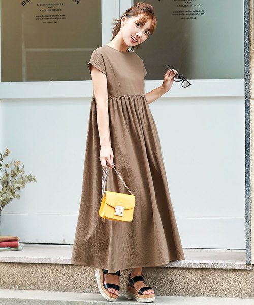 ちょっぴり秋を意識したい ブラウンワンピースの真夏コーデ Folk