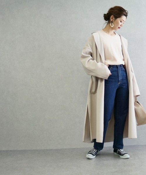 ショート丈スウェットの服装