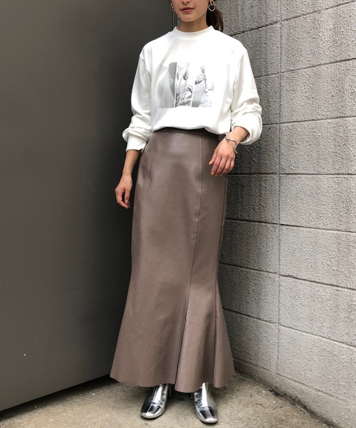 マーメイドスカートの服装