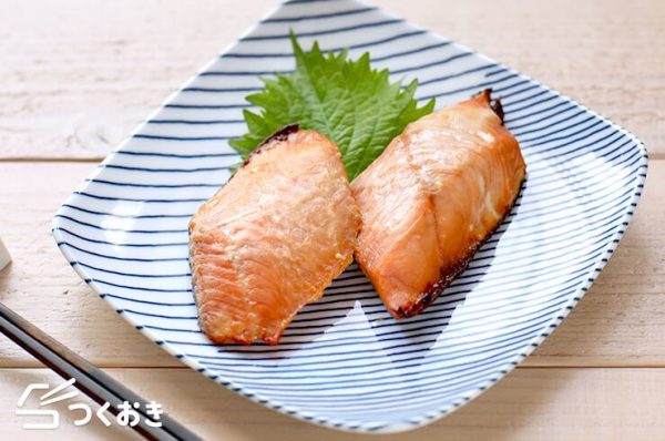 美味しく変身！魚の切り身で鮭の西京焼き