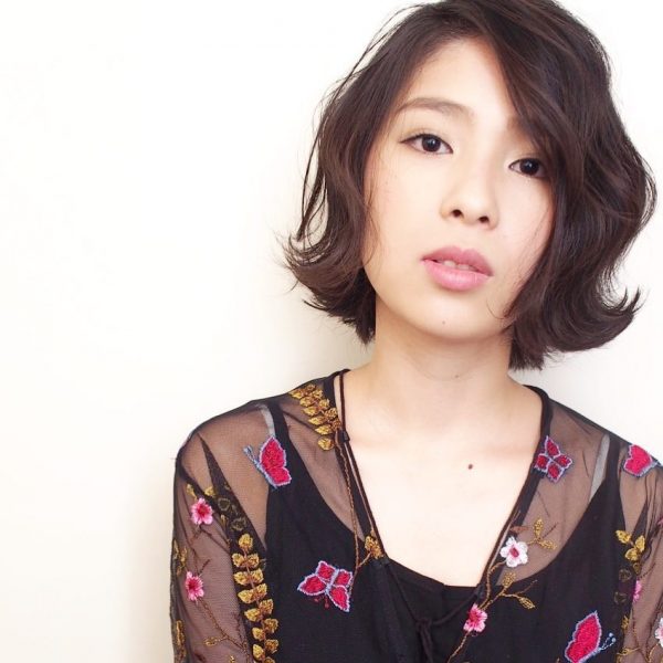 長め前髪のショートボブ11