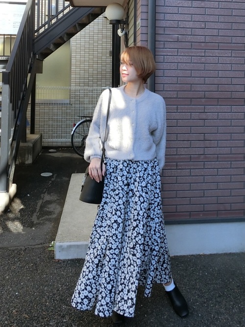 花柄スカート×スクエアラインブーティ