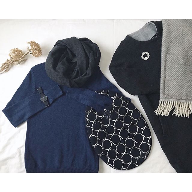 コーディネートの主役になるエッグバッグ