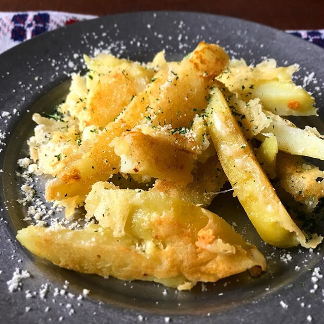 絶品料理。ダブルチーズポテト