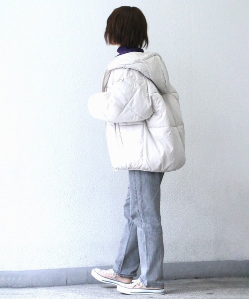 冬の白ダウンコーデ 寒い日の強い味方をおしゃれに着こなすには Folk