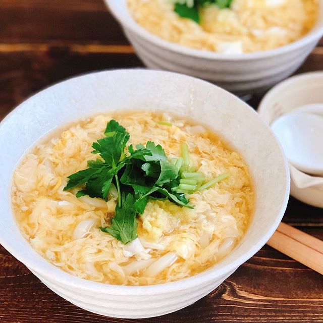 絶品の美味しさ。生姜でポカポカ卵うどん