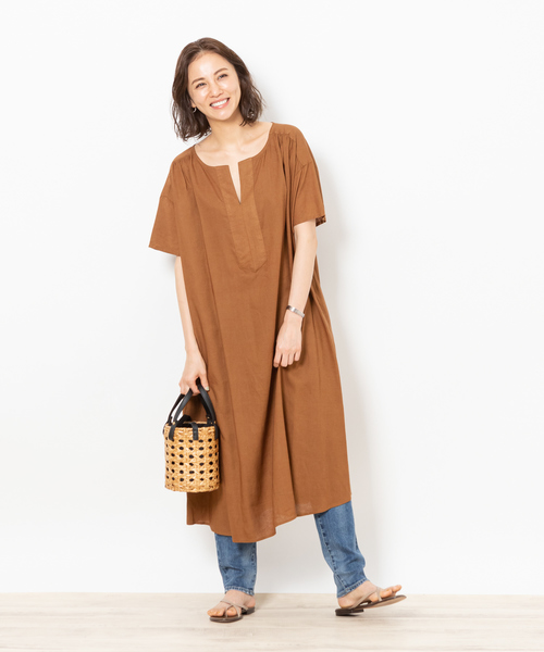 デニムパンツ×リネンスキッパーワンピース