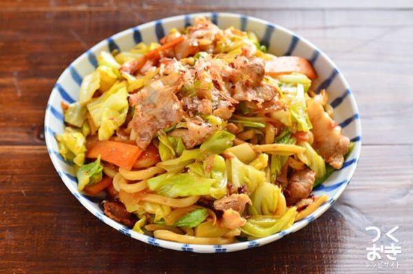 栄養満点。野菜たっぷり焼きうどん