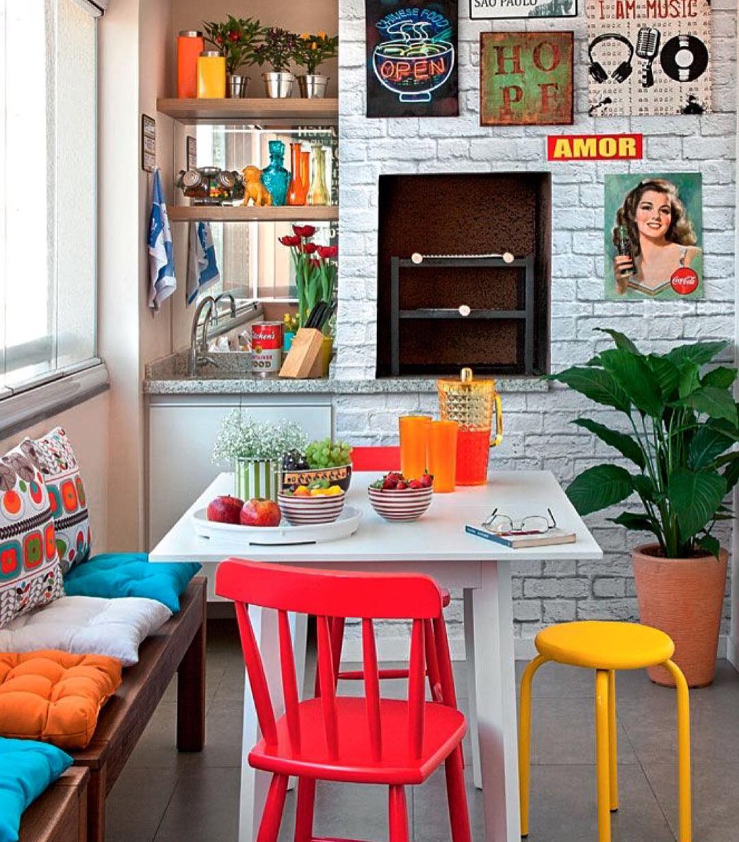 色から元気をもらおう ハッピー感満点のカラフルインテリア Folk