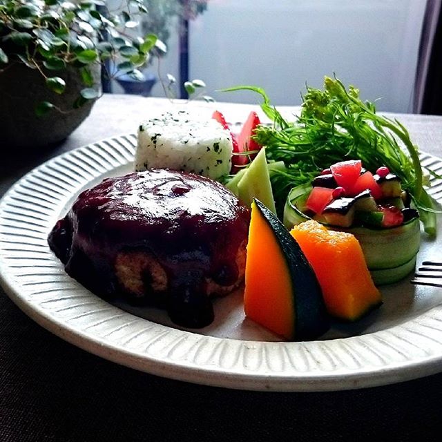 ハンバーグの盛り付け例!大皿盛り8