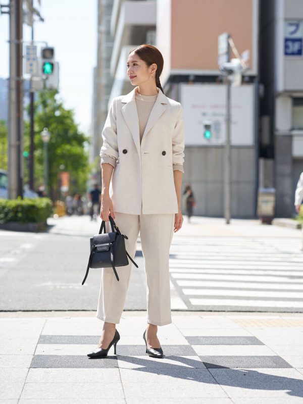 21最新 面接に適した女性のオフィスカジュアル服装例 季節別にご紹介 Folk