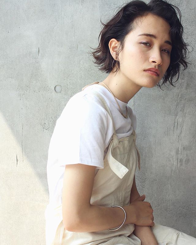 ショートヘア 外ハネアレンジ特集 大人可愛いスタイルが簡単に作れる Folk