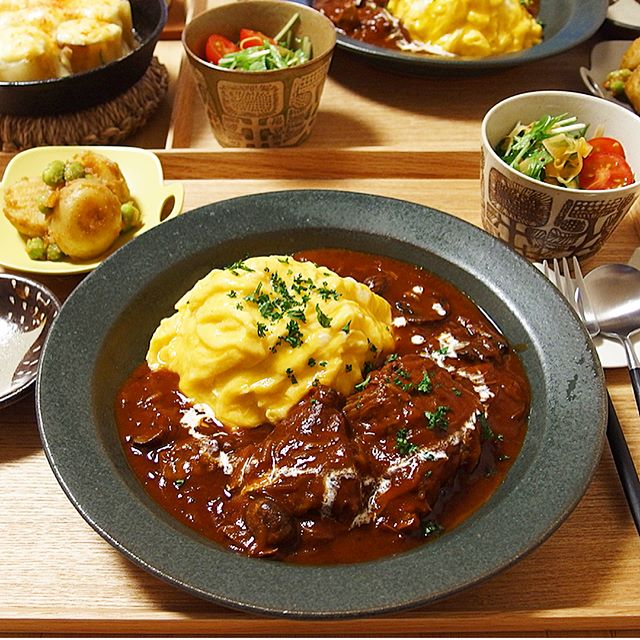 人気料理に!牛すね肉のオムビーフシチュー